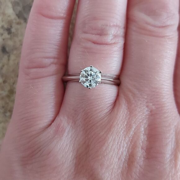 1 Carat Solitaire Moissanite 925 Silver Engagement Ring - Picture 5 of 13